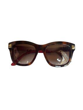 Valentino V656S 240 Red Tortoise Rockstud Sunglasses Italy V Logo